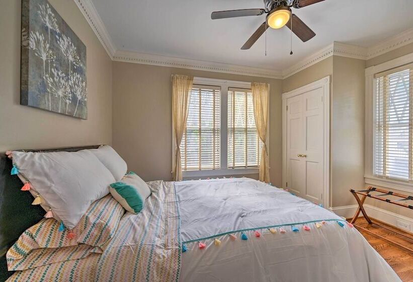 Bright Greensboro Escape ~ 1 Mi To Downtown