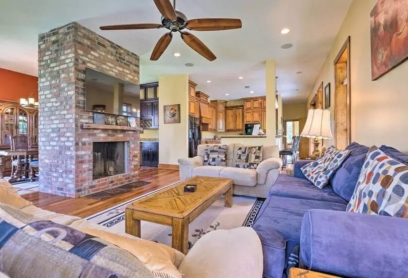 Bright Waveland Home   Walk To Beach Access!