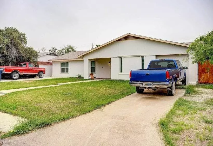 Centrally Located Eagle Pass Home W/ Pool!