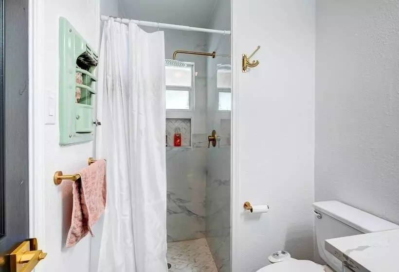 Centrally Located Eagle Pass Home W/ Pool!