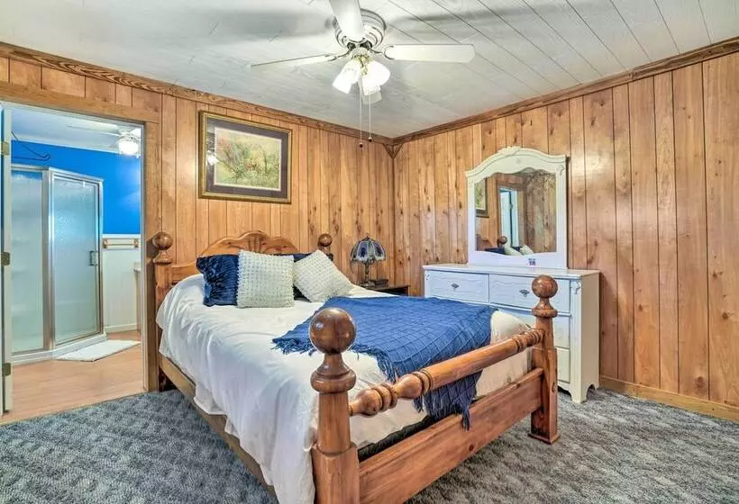 Charming Ingram Home W/ Yard & Furnished Patio!