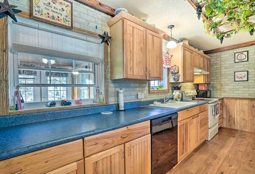 Charming Ingram Home W/ Yard & Furnished Patio!