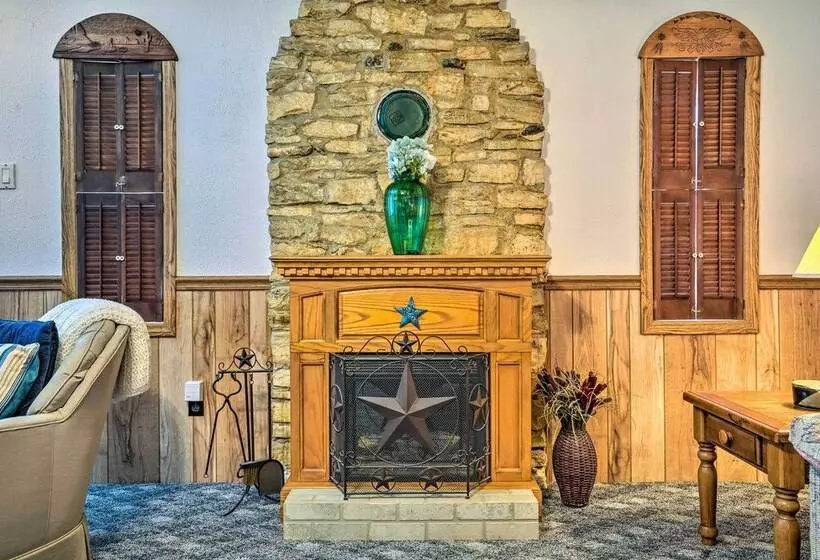 Charming Ingram Home W/ Yard & Furnished Patio!