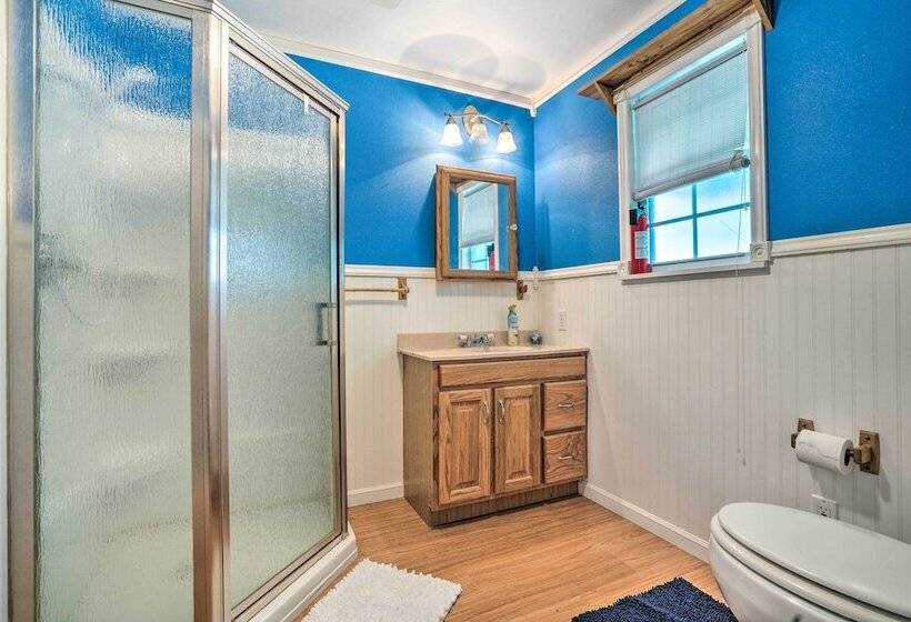 Charming Ingram Home W/ Yard & Furnished Patio!