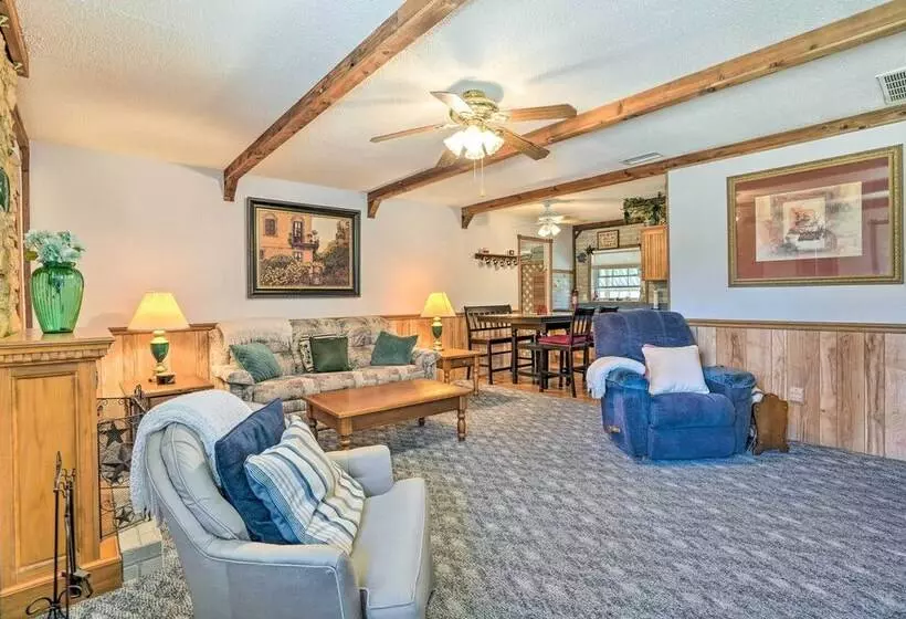 Charming Ingram Home W/ Yard & Furnished Patio!