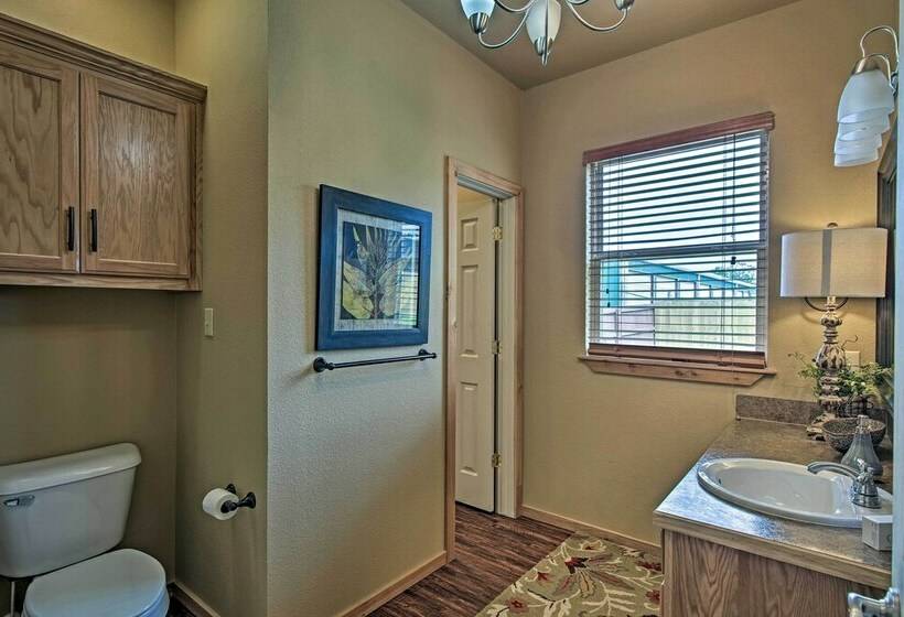 Charming Vian Retreat W/ Private Deck & Grills!