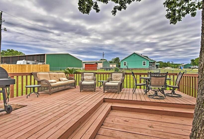 Charming Vian Retreat W/ Private Deck & Grills!