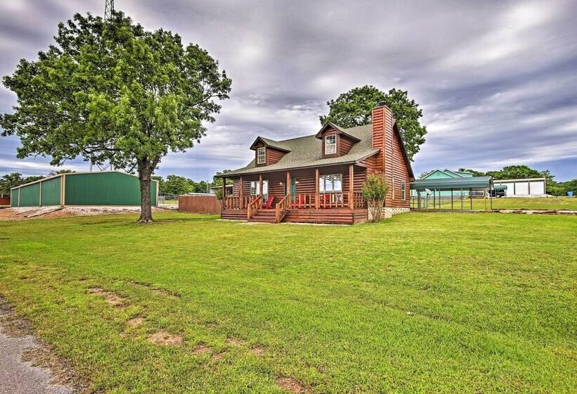 Charming Vian Retreat W/ Private Deck & Grills!