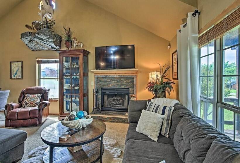 Charming Vian Retreat W/ Private Deck & Grills!