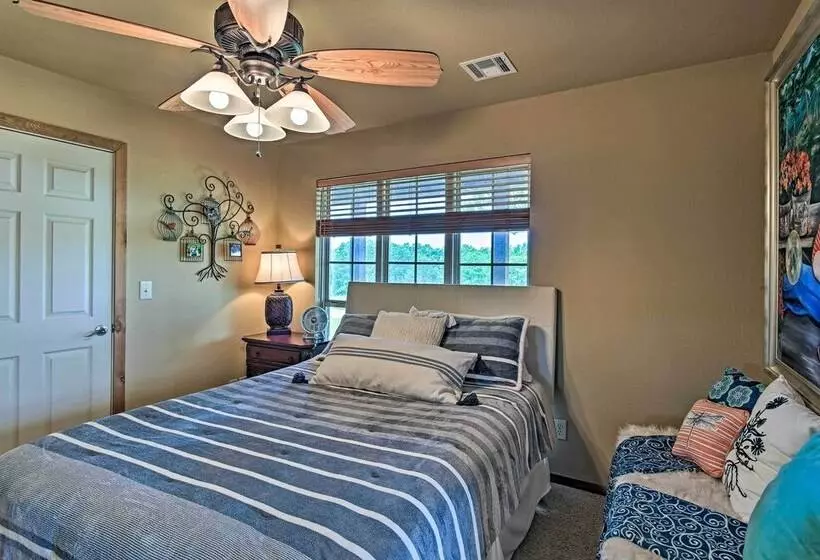 Charming Vian Retreat W/ Private Deck & Grills!