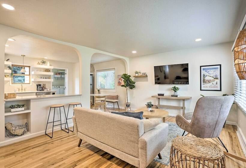 Contemporary Boise House W/ Large Backyard!