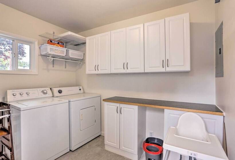 Contemporary Boise House W/ Large Backyard!