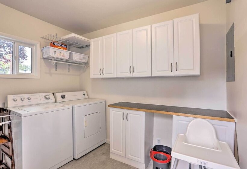 Contemporary Boise House W/ Large Backyard!