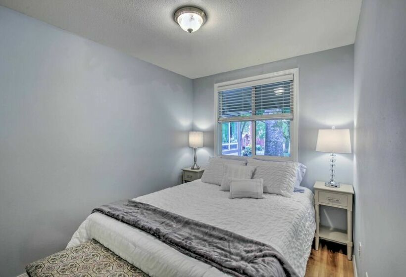 Cozy Cottage On Flower Farm W/ Baker Creek Views!