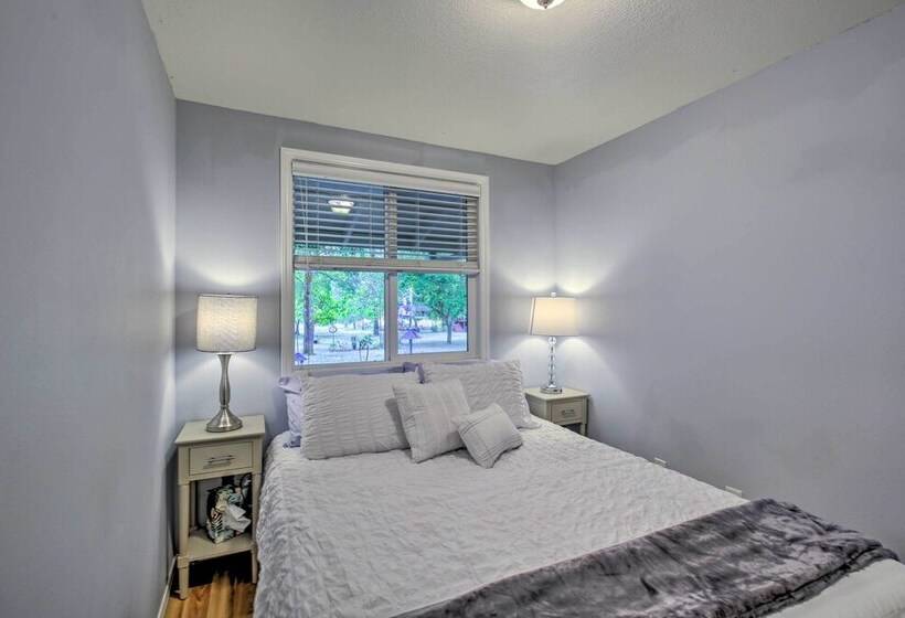 Cozy Cottage On Flower Farm W/ Baker Creek Views!