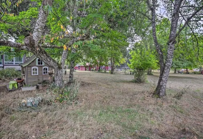 Cozy Cottage On Flower Farm W/ Baker Creek Views!