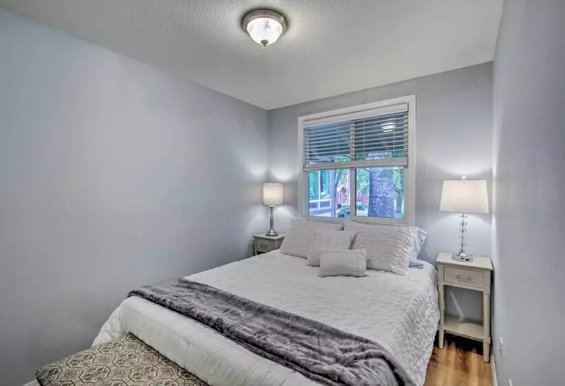 Cozy Cottage On Flower Farm W/ Baker Creek Views!