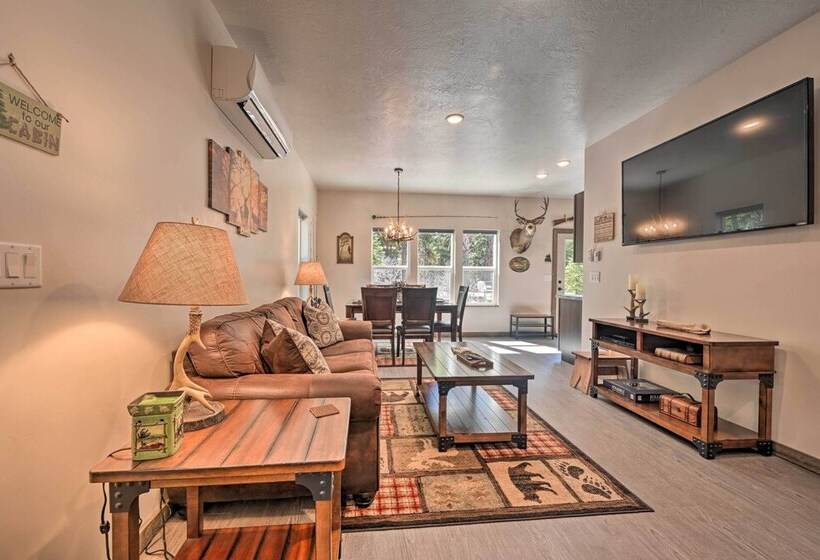 Darby Cabin In National Forest: Walk To River!