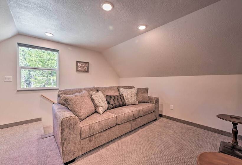 Darby Cabin In National Forest: Walk To River!