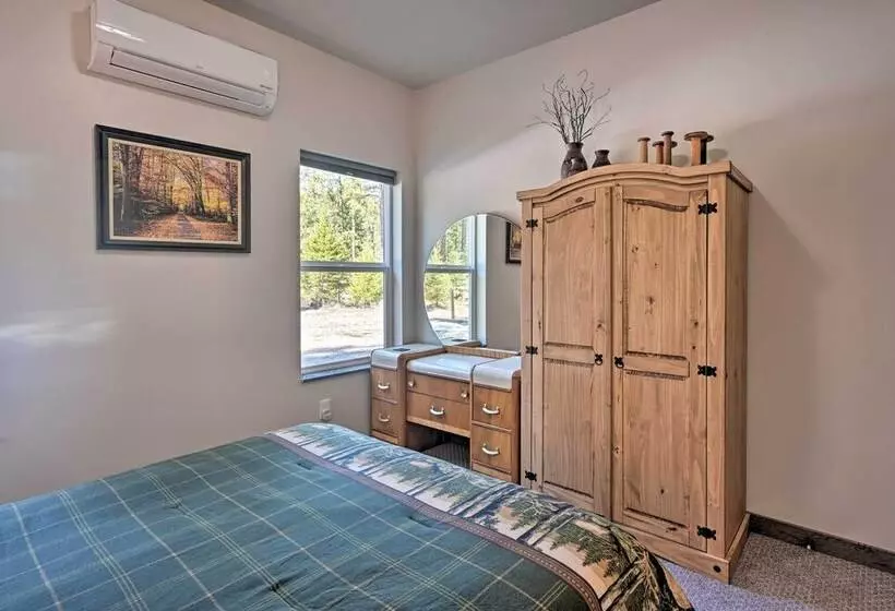 Darby Cabin In National Forest: Walk To River!