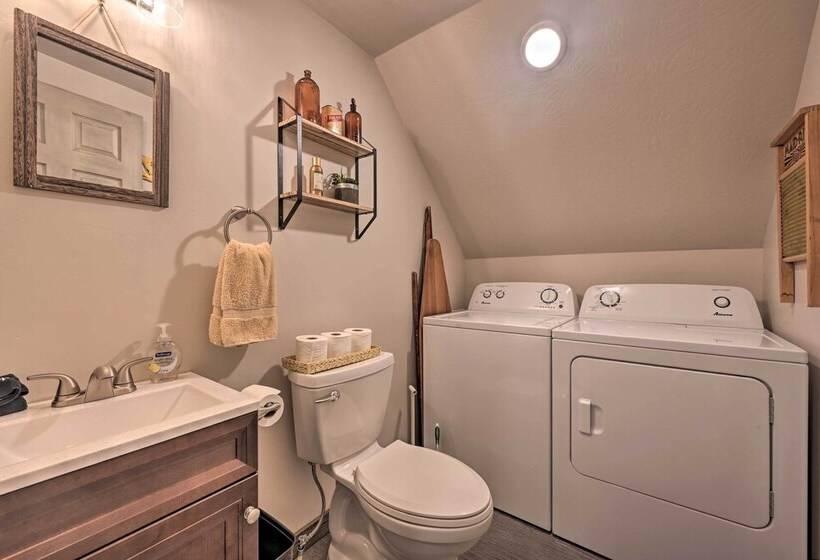 Darby Cabin In National Forest: Walk To River!