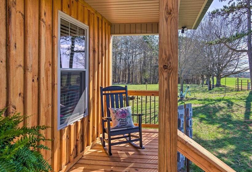 Lawndale Farmhouse W/ Fire Pit, Countryside Views!