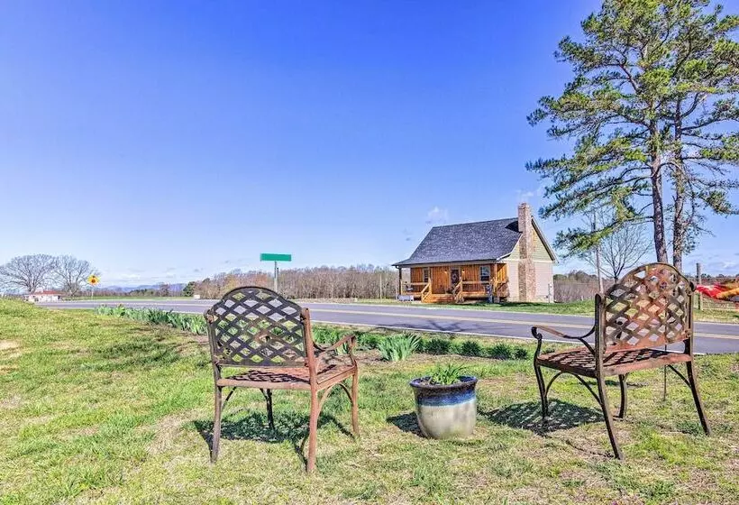 Lawndale Farmhouse W/ Fire Pit, Countryside Views!