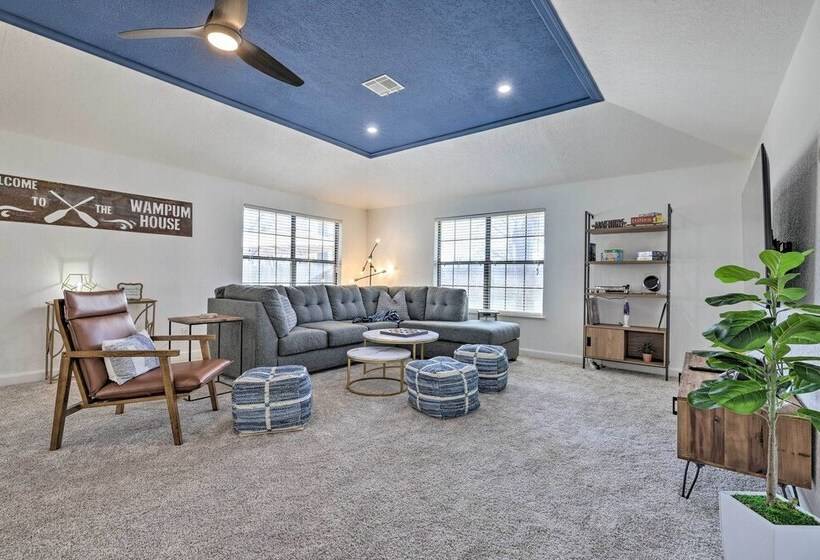 Riverfront Seguin Home W/ Dock: 3 Mi To Dtwn!