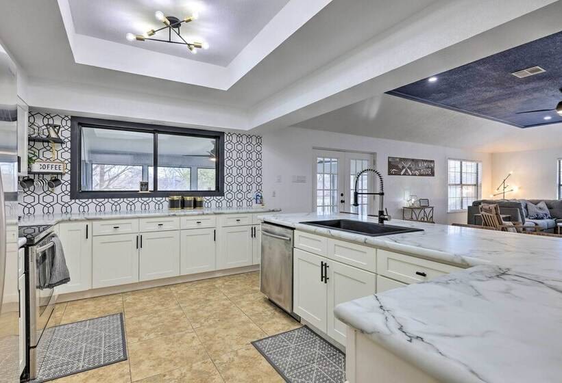 Riverfront Seguin Home W/ Dock: 3 Mi To Dtwn!