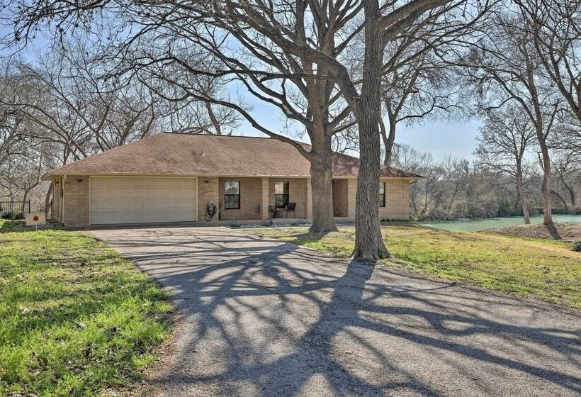 Riverfront Seguin Home W/ Dock: 3 Mi To Dtwn!