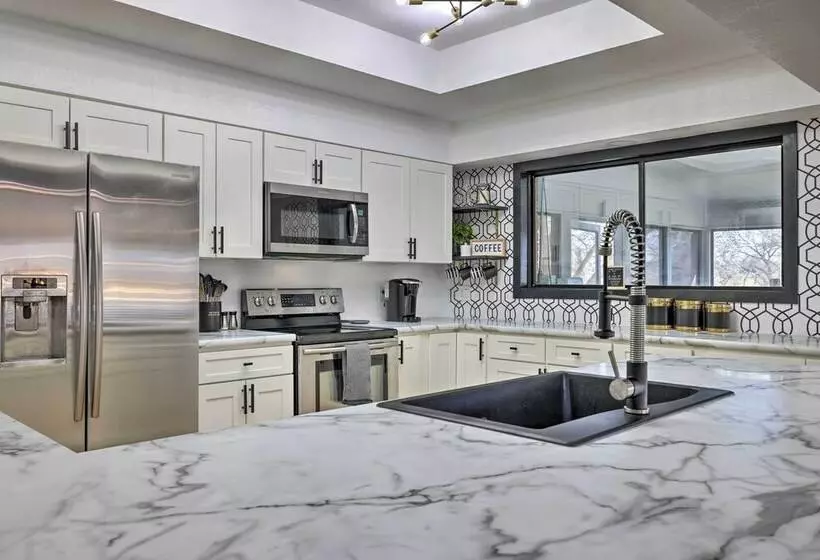 Riverfront Seguin Home W/ Dock: 3 Mi To Dtwn!