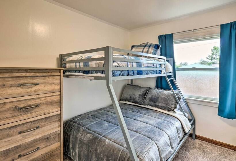 Horse And Dog Friendly Home Near Redwoods!