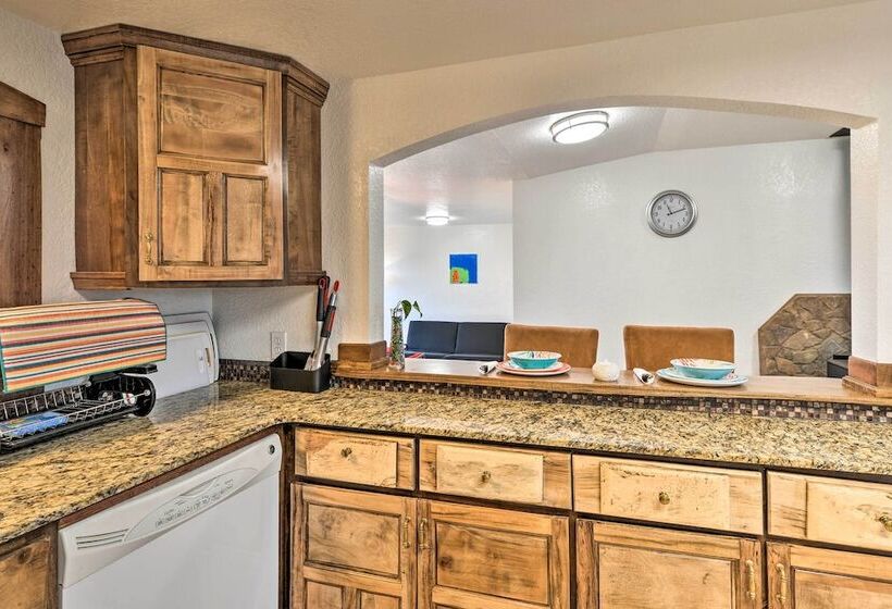 Horse And Dog Friendly Home Near Redwoods!