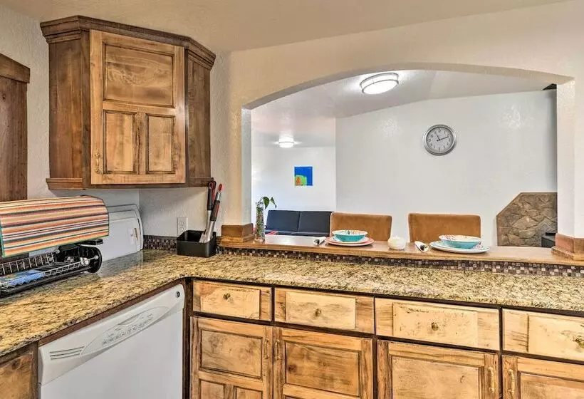 Horse And Dog Friendly Home Near Redwoods!