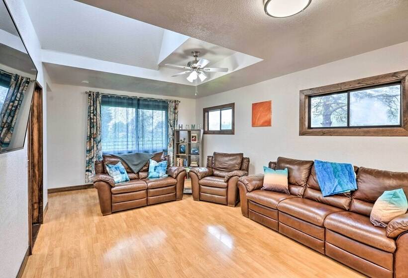 Horse And Dog Friendly Home Near Redwoods!