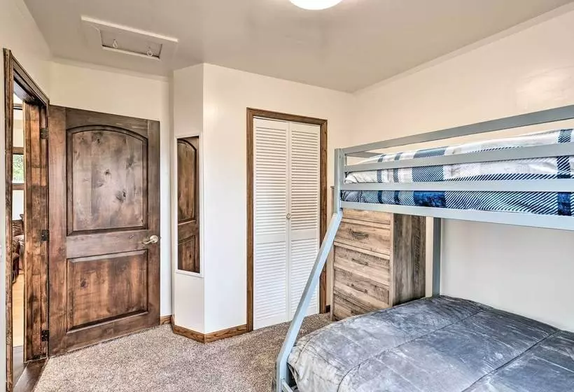 Horse And Dog Friendly Home Near Redwoods!