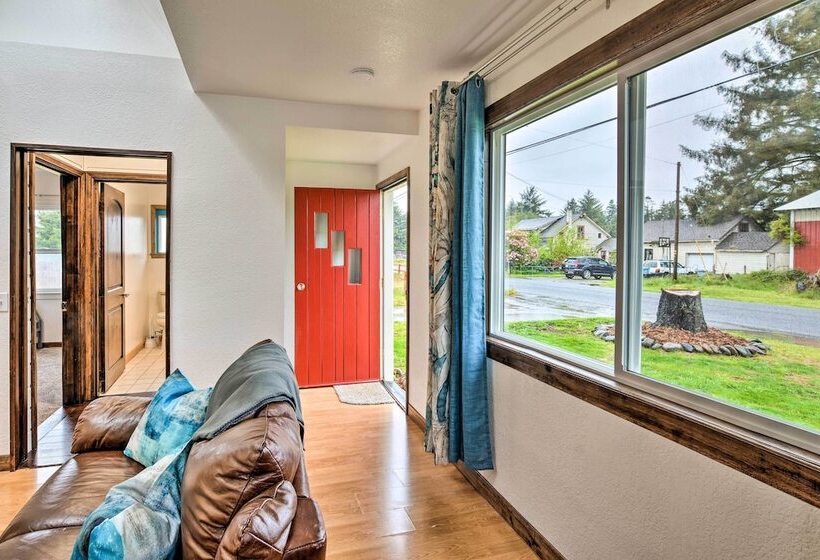 Horse And Dog Friendly Home Near Redwoods!