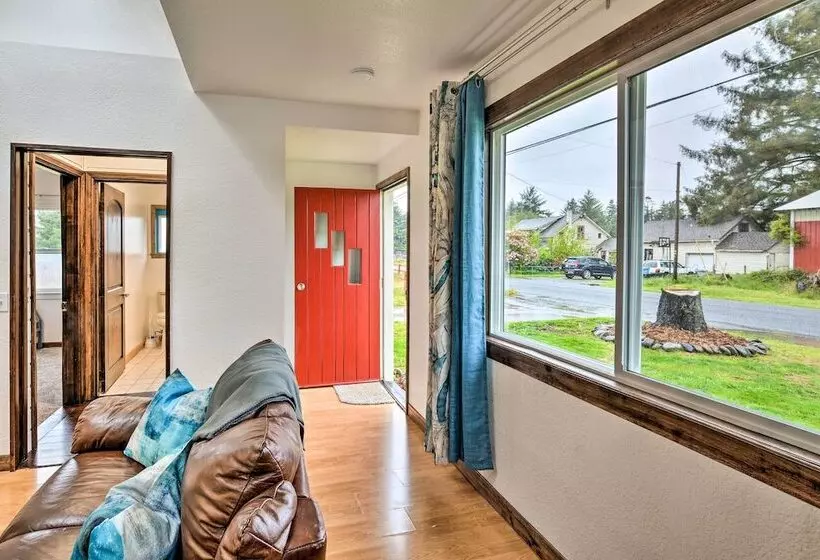Horse And Dog Friendly Home Near Redwoods!