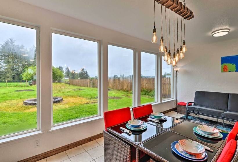 Horse And Dog Friendly Home Near Redwoods!