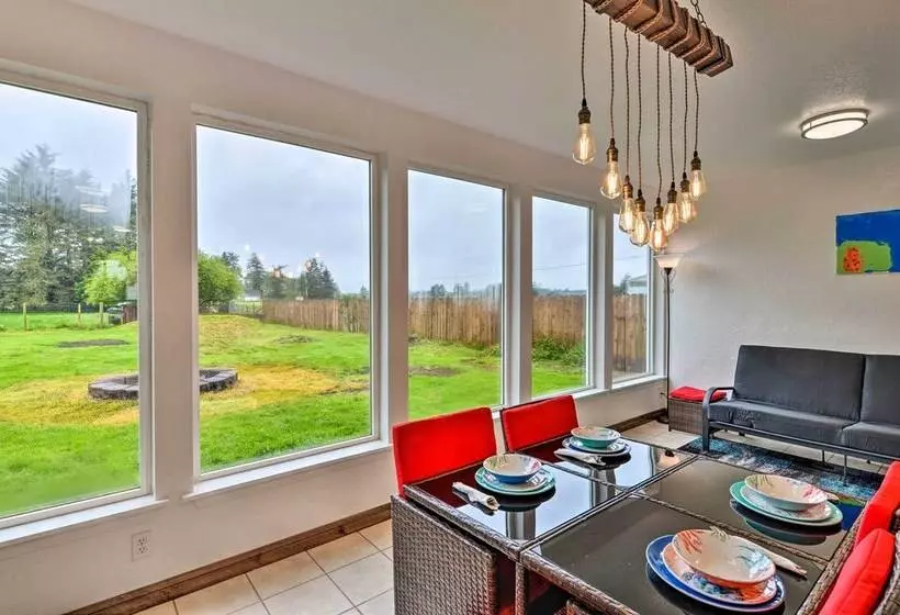 Horse And Dog Friendly Home Near Redwoods!