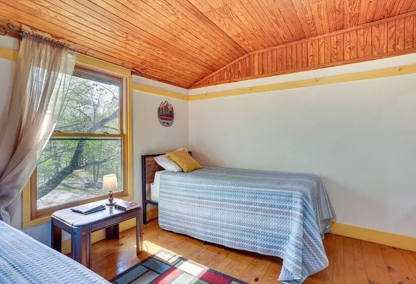 Idyllic Southern Indiana Cabin Near Patoka Lake!