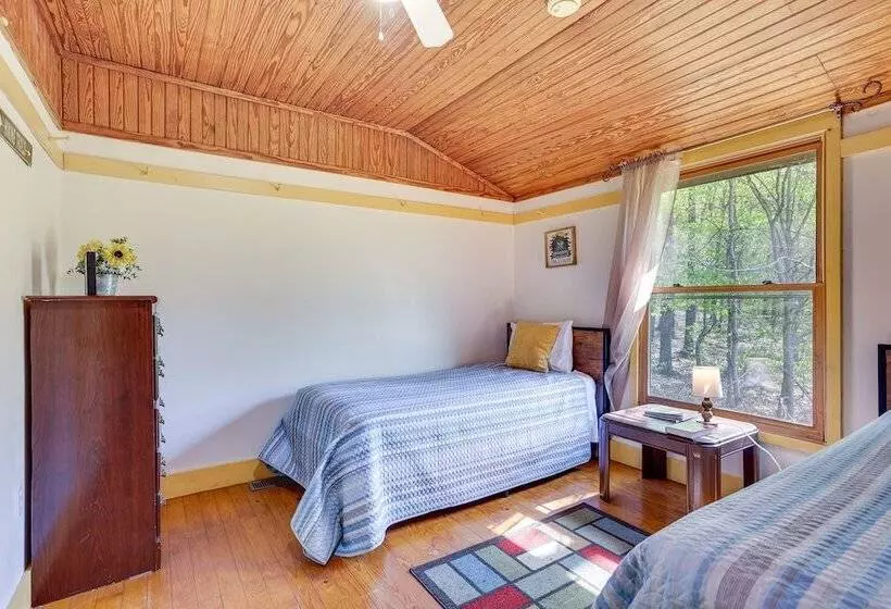 Idyllic Southern Indiana Cabin Near Patoka Lake!