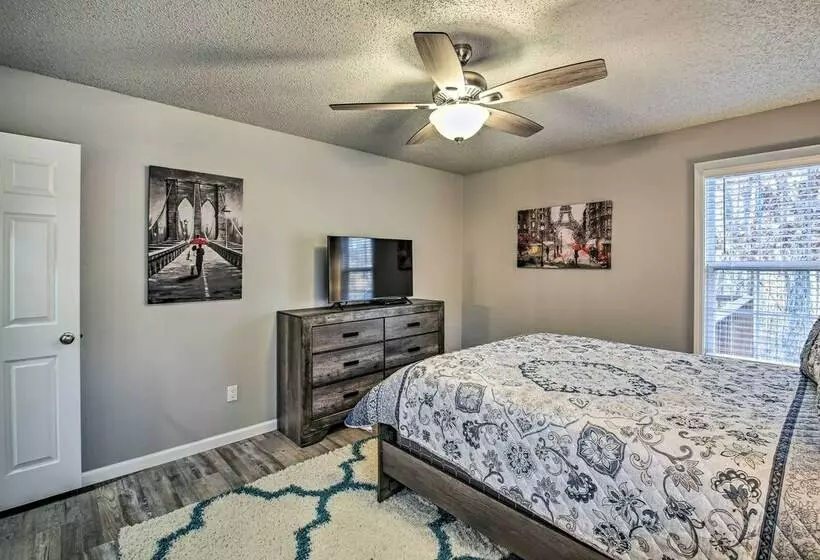 Inviting Home W/ Deck In Hot Springs Village!