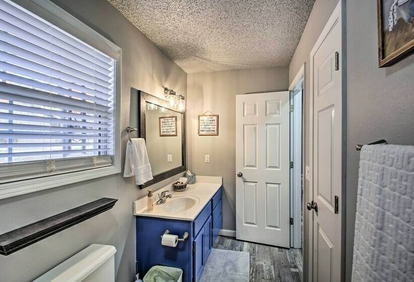 Inviting Home W/ Deck In Hot Springs Village!