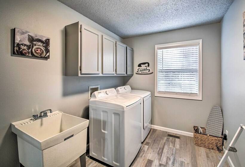 Inviting Home W/ Deck In Hot Springs Village!