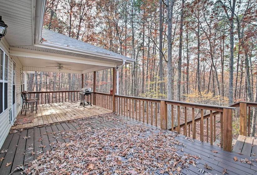 Inviting Home W/ Deck In Hot Springs Village!