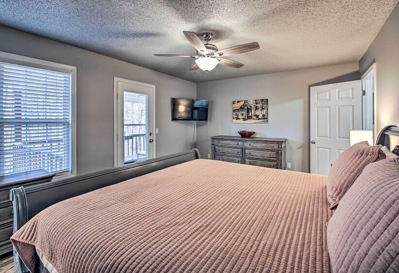 Inviting Home W/ Deck In Hot Springs Village!