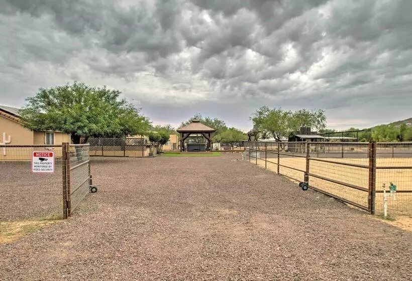 Phoenix  Kick Back Corral  W/ Outdoor Oasis!