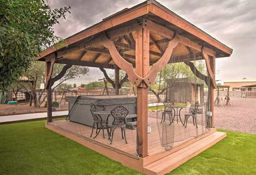 Phoenix  Kick Back Corral  W/ Outdoor Oasis!