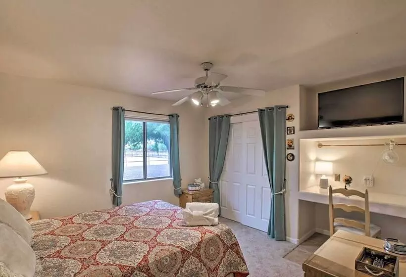 Phoenix  Kick Back Corral  W/ Outdoor Oasis!